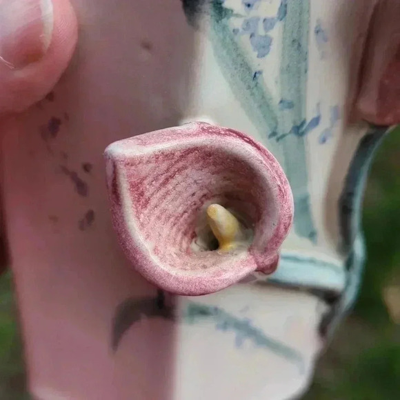 Pottery Vase - Picture 7 of 7